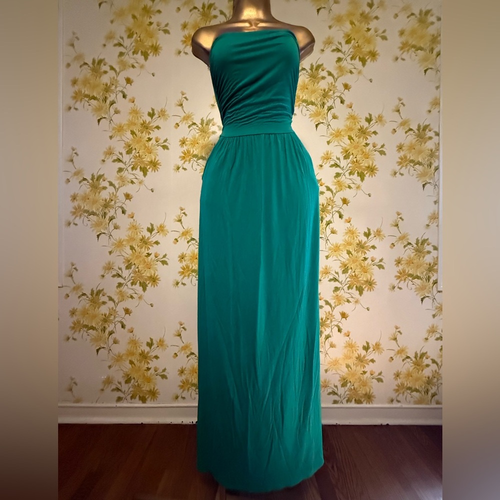 Sold! 🎈Strapless maxi dress in green size M - Picture 3 of 10